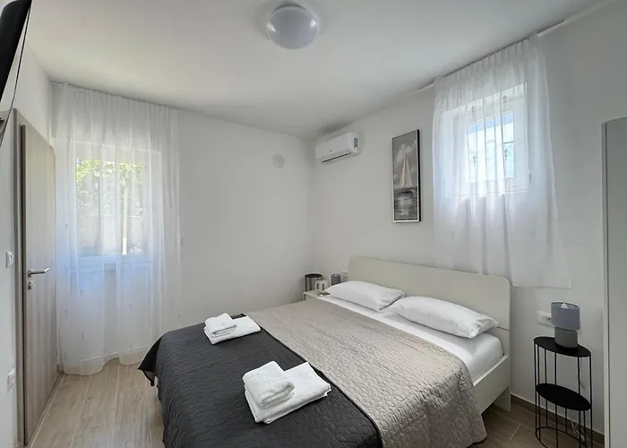 Appartement Flowers Pula, Center 2
