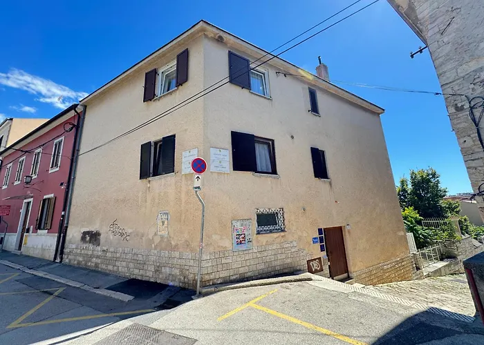 Daire Flowers Pula, Center 2