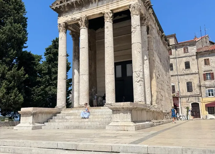 Daire Flowers Pula, Center 2 Pula