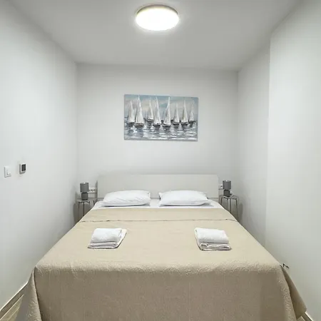 Apartament Flowers Pula, Center 2 *