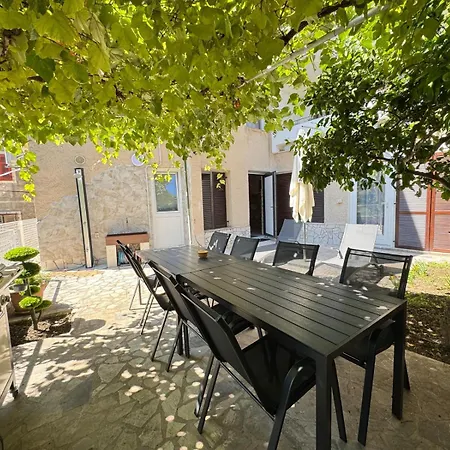 Flowers Pula, Center 2 Apartament