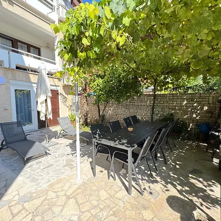 Flowers Pula, Center 2 Apartman Pula