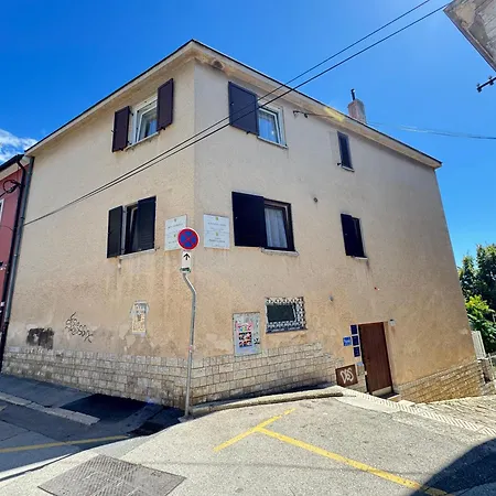 Apartament Flowers Pula, Center 2