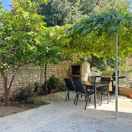 Flowers Pula, Center 2 *