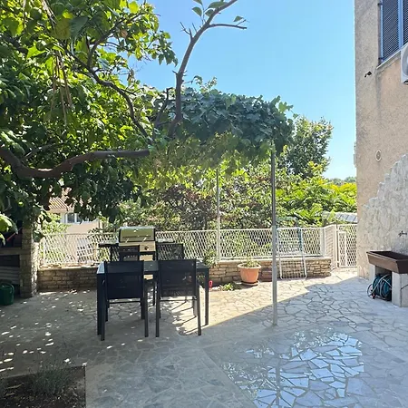 Flowers Pula, Center 2 * Pula