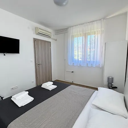 Apartament Flowers Pula, Center 2