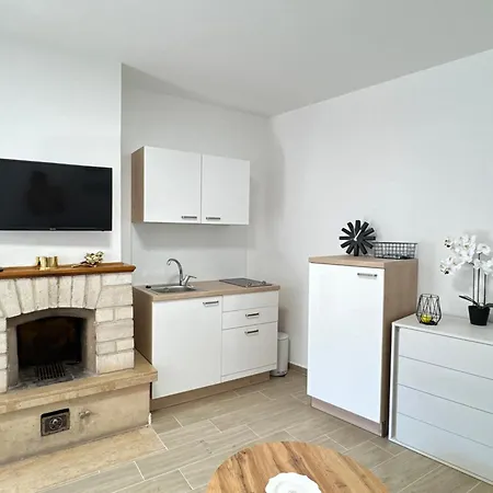 Flowers Pula, Center 2 Apartament