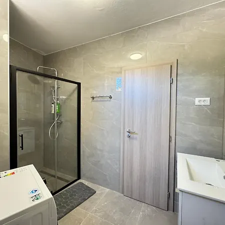 Flowers Pula, Center 2 Pula