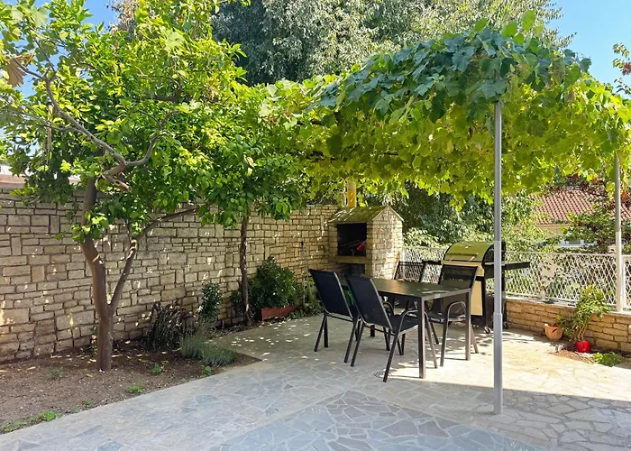 Flowers Pula, Center 2 *